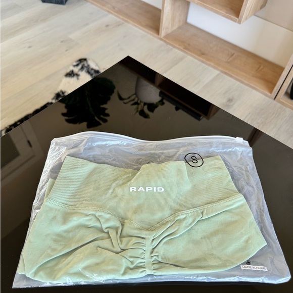 Rapidwear Perform Scrunch Bum Shorts - MINT- Small - Picture 6 of 11